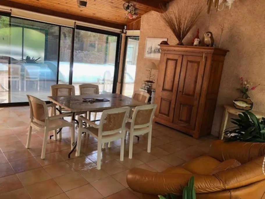 Propriete Avec Deux Logements Forcalqueiret Prázdninový dům