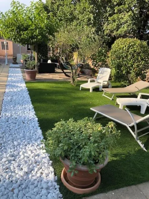 Propriete Avec Deux Logements Forcalqueiret 0*,