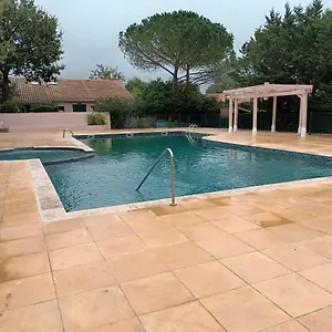 Petite Maison De 40m2 Très Bien équipée Avec Jardin Privatif, Wifi, Piscine Commune à La Résidence ,ouverte Du 1er Mai Au 30 Septembre De 09h à 21h-en Juillet Et Aout Reservation Uniquement Du Samedi Au Samedi Hébergement de vacances